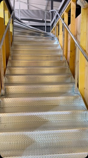 11 reactions · 59 shares | Escalier sur mesure quart tournant en...