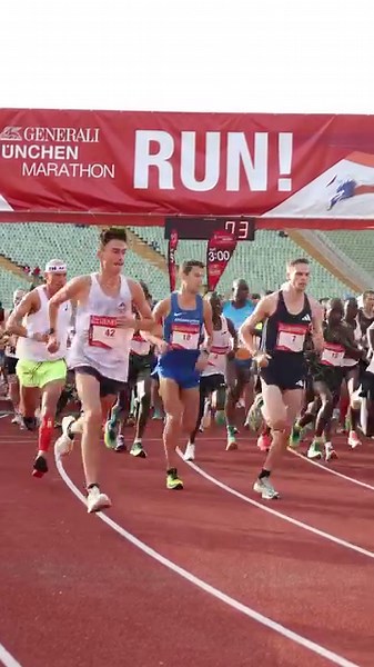 Start des 37. GENERALI MÜNCHEN MARATHONS! 💥 Ab geht’s auf die 42,195 Kilometer lange Strecke! Wir wünschen allen Starterinnen und Startern ganz viel Spaß und Erfolg! 🍀 | München Marathon