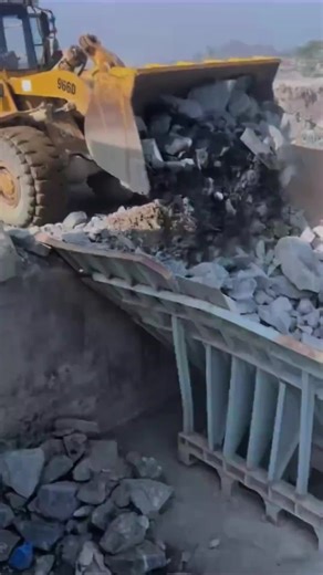 钨矿如何通过重选法分选？一条视频告诉你#选矿设备 #选钨矿球磨机衬板 How is a tungsten ore separated by gravity separation? A Video Tells You # Mineral Processing Equipment # Tungsten Ore Ball Mill Liner