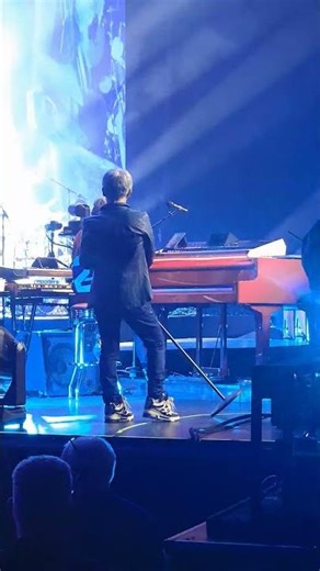 Arnel watching Deen during drum solo in Montreal March 13, 2026