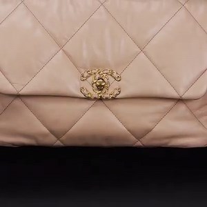 393 reactions · 16 shares | A rectangular flap bag swathed with maxi diamond quilting: the CHANEL 19 handbag bears the essence of the House and its codes. Now in boutiques. | CHANEL | Facebook