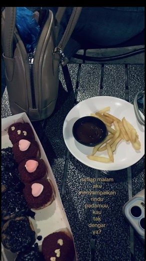 Setiap Malam Aku Menyampaikan Rindu Padamu, Kau Tak Dengar Ya?