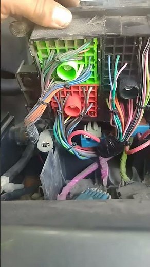 GMC Sierra 2002 replacement fuse box