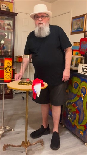 Crystal Silk Cylinder (Standard Version) (Mak Magic Co., Columbus,OH.,c.1970’s) One of the best by this historical magic company. This such a cool magic effect 🐉 https://youtube.com/@raleighvintagemagic?si=JkmXOqt_WdmxJPoU #magic #magician #raleighvintagemagic | Raleigh Vintage Magic