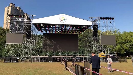 Lynx Pro Audio's LX-V12 and GXR-LA10A line array at Shanghai International Arts Festival The professional sound technical team that has helped cover the event has been Beijing Xi Ya Linke and they chose Lynx Pro Audio’s sound systems to guarantee a successful performance during the festival. Employed LX-V12, LX-318C and GXR-LA10A. | Lynx Pro Audio