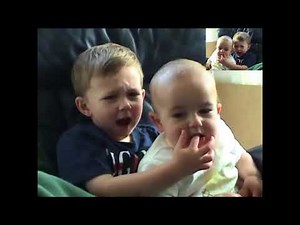 [Sparta Remix] Charlie bit my finger - again ! has a Sparta Remix