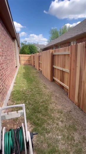 Everyone’s favorite “Good Neighbor” Style Fence #construction #install #texas