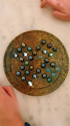 Quick Peg Solitaire Gameplay in One Minute