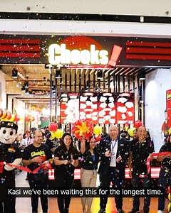 Patuloy na dinarayo ang mga Chooks! dine-in restaurant sa buong bansa at kabilang na diyan ang bagong chibugan ng mga Bacolodnon - ang Chooks SM City Bacolod. Kaya umulan ng UNLI Sarap at Saya at walang humpay na papremyo! May 30% discount pa para sa elderly and PWDs. Abangan ang pagdating ng Chooks! sa inyong lugar. #ChookstoSTAY💕 | Chooks-to-Go