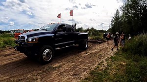 🤩 Tir de Gratte de Tracteur par un vieu chars antique et un Dodge 5500! 🏁 🤠 Party REDNECK GARAGE 2022 🤠 | Redneck's québec