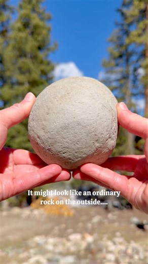 Don’t let the outside fool you…🤫 there are rainbow crystals hiding inside!🌈#concretion #hiddengem
