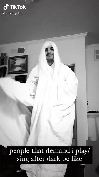 It be like that. #mrkitty | After Dark