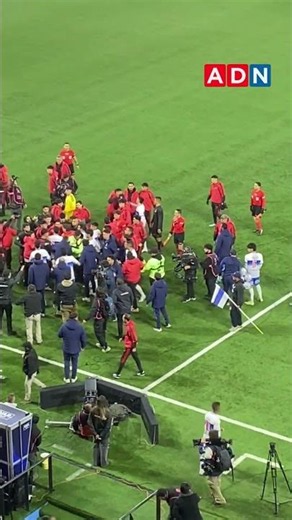 Pelea al final del partido entre jugadores de Colo Colo y Universidad Católica