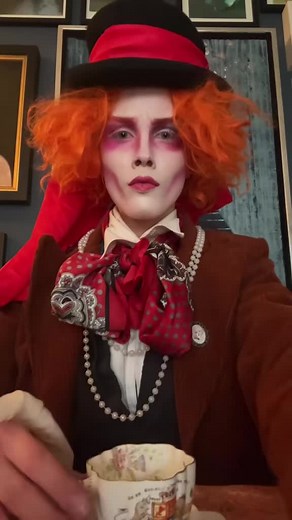 Alice in Wonderland Group Costumes: Mad Hatter Johnny Depp Style
