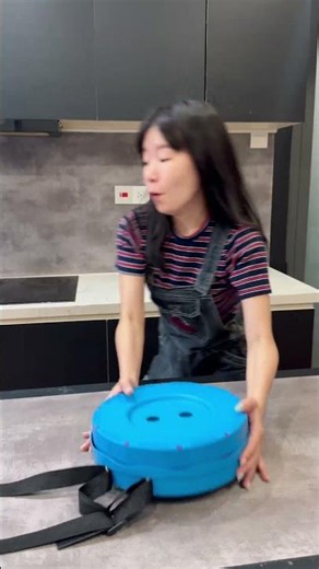 EM GÁI THÔNG MINH TÌM CÁCH LẤY BÁNH KHOAI TÂY 🥔👧🏻 #shorts