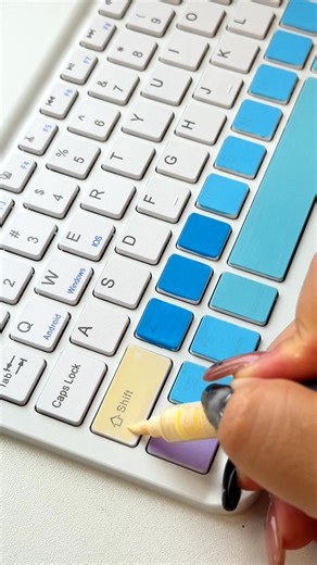 Colorful chaos meets Zootopia energy. 🦊🐰 Made with our: Extra Fine Tip Acrylic Paint Marker Set of 28 #paintingvideo #acrylicmarkers #zootopia #creativeflow #artprocess | Grabie