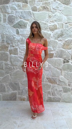 From daytime plans to golden hour, effortless summer dresses that do it all. | Billy J