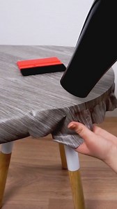 Her kan du se hvordan man legger kontaktplast på et rundt bord. Sjekk ut de fine før og etter bildene på slutten av videoen 😊 👉 Se utvalget: https://bit.ly/3vf3Co2 | Lindas dekor
