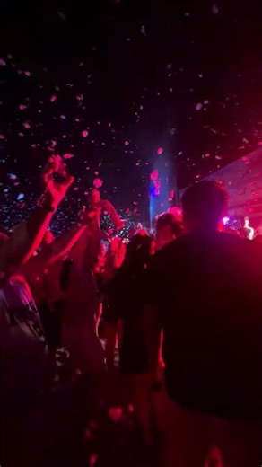 V-night! ❤️❤️❤️🌹🌹🌹