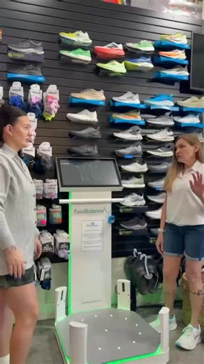 I finally did the 3D foot scan at Two Rivers 👟 Not a “guess your size and hope for the best” situation… this is a full foot balance pressure scan that maps your feet and shows exactly how you’re landing. It takes literally a few minutes, and then they pull shoes based on: • your arch type • your pressure points • how you naturally walk/run • what they currently have in inventory No more buying running shoes that look cute but wreck your shins. Fun fact: Studies estimate up to 60% of runners are