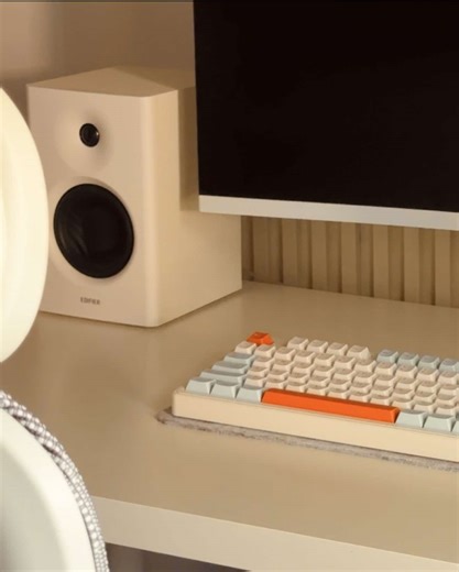 Creating a Cozy Home Office with Natural Light