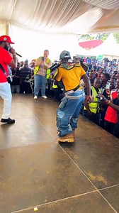 Stevo Simple Boy performing his hit song Freshi Barida | Y254