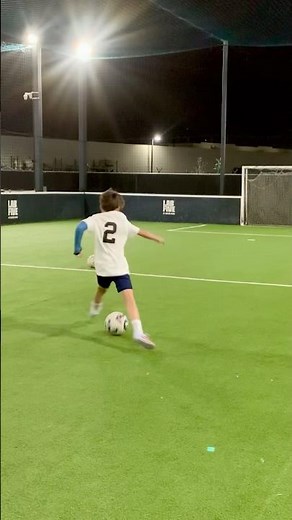 How to USE MISDIRECTION ⚽️ #football #soccer