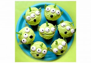 Toy Story Green Alien Cupcakes You Can Make At Home! | Chip and Company