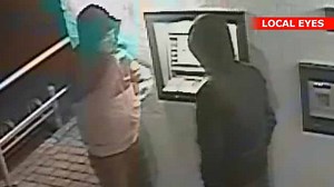 Politiet efterlyser:  Disse mænd aflurer din pinkode