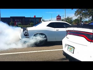 Huge Mopar Meet In Florida | Crazy Burnouts 😲