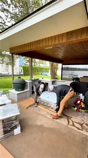 Built in a flash—built to last! 🔥🍔⁠