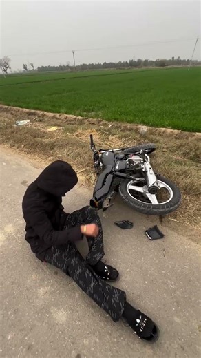 SPLENDOR FULL MODIFIED/MODIFIED SPLENDOR WHEELIE CRASH#splendormodified #modifiedsplendor #splendor