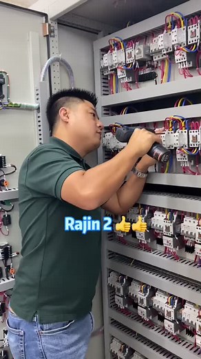 Saya Rajin Kerja💪#NewyearNewmi #tiktokmalaysiaviral #Emoji2getherPUBGM #tiktokindonesia #elektrik #electric #etj #oe杰青商学院 #oeacademy #funnyvideos