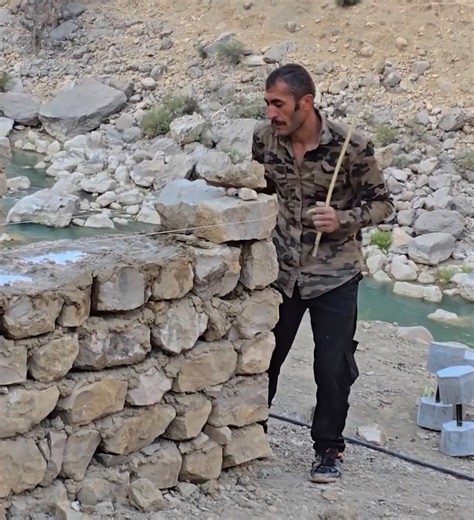 life Building a shelter in nature traditional cooking by nomadic women' | Nomadic Travel