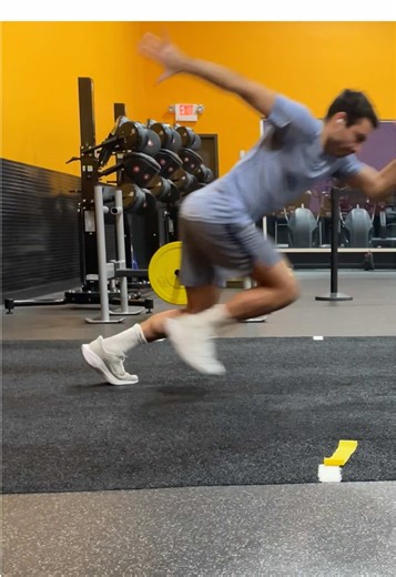 ACCELERATION MOVEMENT & LIFT Focus: Hip Extension MOVEMENT Loaded Accel’s Working on posture, angles and my first 2 steps *Vid was filmed horizontally but insta not friendly enough to have both horizontal and vertical in a post :) OLYMPIC LIFT Hang Cleans I’m working a lot of my form to get my hips moving first for a smoother catch at the end. Help needed if you’re an ex-Olympian, powerlifter, etc. 😊 STRENGTH/POWER BLOCK 1 RFE SS Pushing through my foot and big toe to stabilize my leg before ev