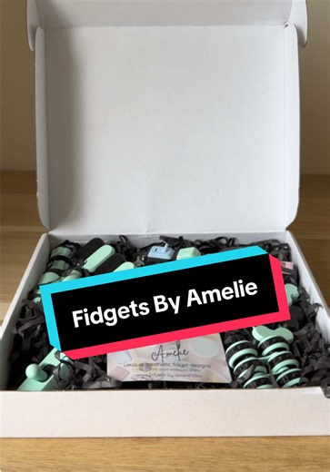 Unbox and review my latest order from @Fidgets by Amelie. I am obsessed with this colour scheme !! #fidgets #unboxingvideo #fidget #3dprint #review