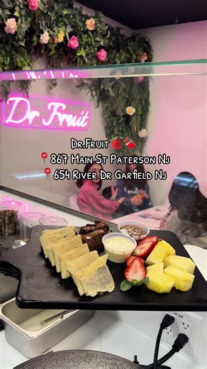 Fresh Fruit and Chocolate Delights in New Jersey