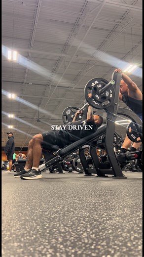 Monday morning chest day. Showing up, staying disciplined, and putting in the work even when it’s hard. Consistency in the gym is a lot like faith—you keep showing up, trusting that the results will come in time. One more rep, one more prayer, one more step forward. 💪✝️ “I can do all things through Christ who strengthens me.” — Philippians 4:13 #MondayMotivation #ChestDay #FaithAndFitness #StayConsistent #StrengthInChrist