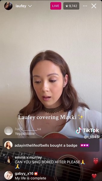 Laufey Covers Mitski: Live Performance Highlights