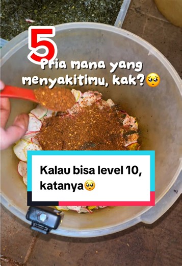 Rasakan Level 10 Seblak Angker, Bisa Kah?