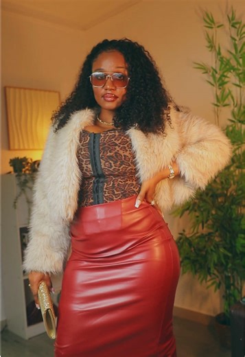 Stylish Fur Coat and Leather Skirt Outfit Ideas