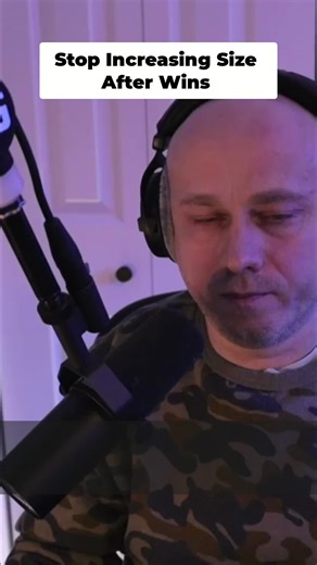 Overconfident traders? You're sizing up after wins, only to lose it all. Stick to 1-2% risk, even when your account grows. Compound interest is your friend! #TradingTips #RiskManagement #DayTrading #Finance #Trading