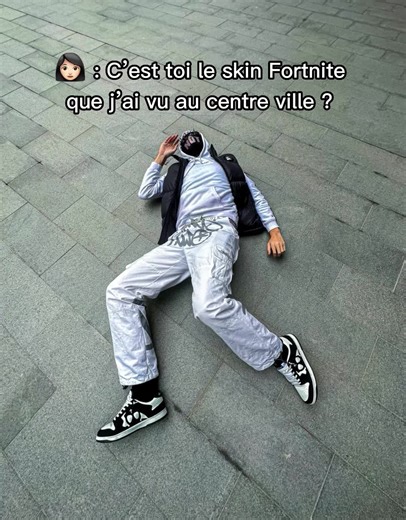 Look Chic with Cyber Y2K Outfits