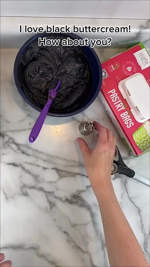 1M views · 3.5K reactions | who else LOVES black buttercream? Would you believe I still haven’t seen all of this movie, by the way? #meninblack #blackbuttercream #buttercream #cakedecorating #fypage | Off The Menu | Facebook