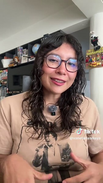 Cómo está eso de que la guaracha que conocíamos de toda la vida, ya no es la misma que escuchan los jóvenes de ahora, pero que tiene el mismo nombre? Las últimas semanas, el Internet ha de batido sobre cuál guaracha es la mejor, pero antes vamos a hablar sobre sus características y por qué no son siquiera similares #guaracha #huaracha #cuba #medellin #reggeaton