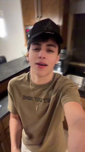 Alan Arrieta 'Que la Parte y la Choque' TikTok Dance Trend