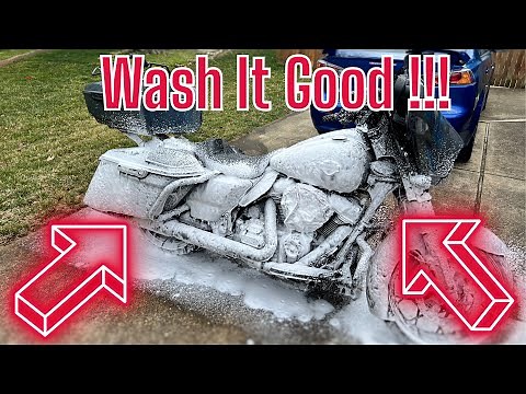 How to Wash a Motorcycle | Harley-Davidson Street Glide Style