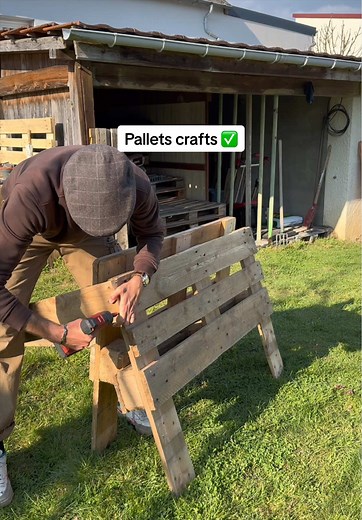 DIY Pallet Crafts for Outdoor & Garden