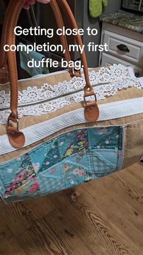 A patchwork quilting trial turned into a duffel bag trial. Completed the zipper tonight and ensuring the ends fit. My own design so had no measurements, figuring out as I go, chaos sewing! Next making the end pockets and sewing ends on. #pixiehollowcreations #sewingtiktok #sewing #designedit #quilting