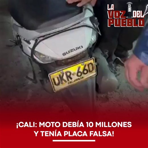 🚨 ¡CALI: MOTO DEBÍA 10 MILLONES Y TENÍA PLACA FALSA!La polémica por los operativos de tránsito en Cali se encendió tras la inmovilización de una motocicleta que no solo tenía la placa presuntamente adulterada y en mal estado, sino que acumulaba una deuda superior a los 10 millones de pesos en multas. Aunque en redes sociales algunos intentaron victimizar al conductor alegando que el agente "la tenía montada", las pruebas técnicas revelaron infracciones tipo B03 y B04, que juntas superan los $64